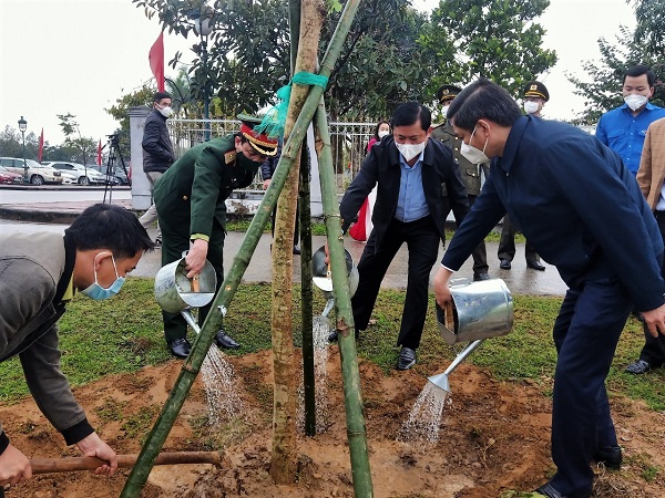 Nghệ An phát động 'Tết trồng cây đời đời nhớ ơn Bác Hồ' Xuân Nhâm Dần 2022 tại Khu di tích lưu niệm Tổng Bí  thư Lê Hồng Phong.